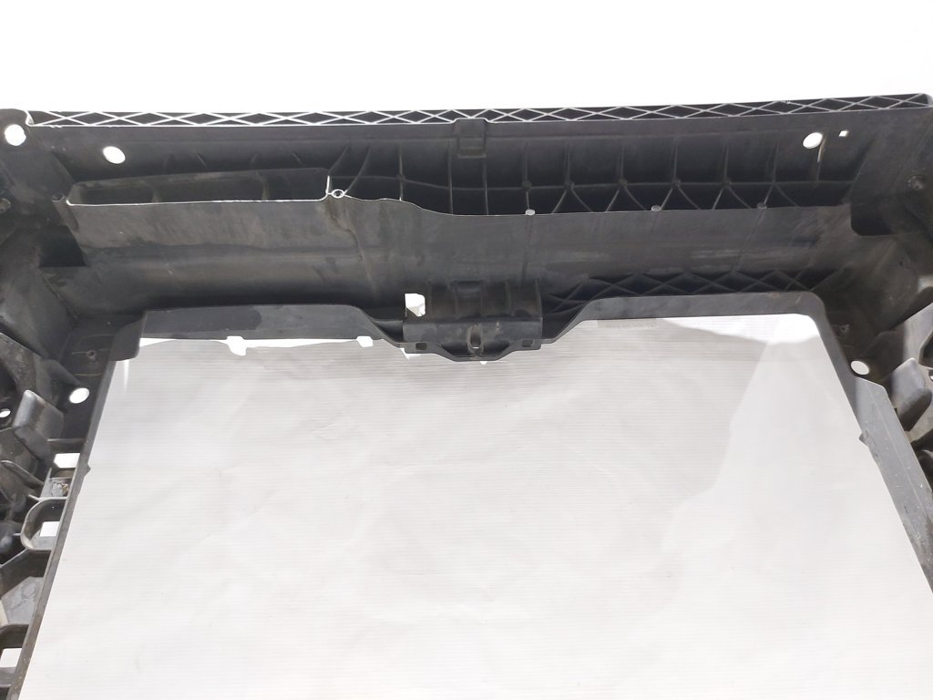 Passat s ТБ радіатора (зламаний) Volkswagen Passat S 2012-2015 561805588B9B9 Volkswagen Passat S 18