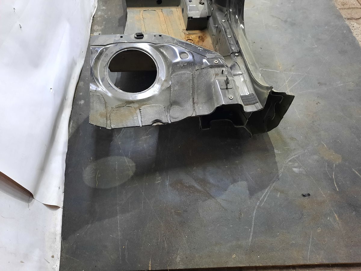 Passat cc Стійка центральна права (метал) Volkswagen Passat CC 2009-2017 3C8809836 Volkswagen Passat CC 6