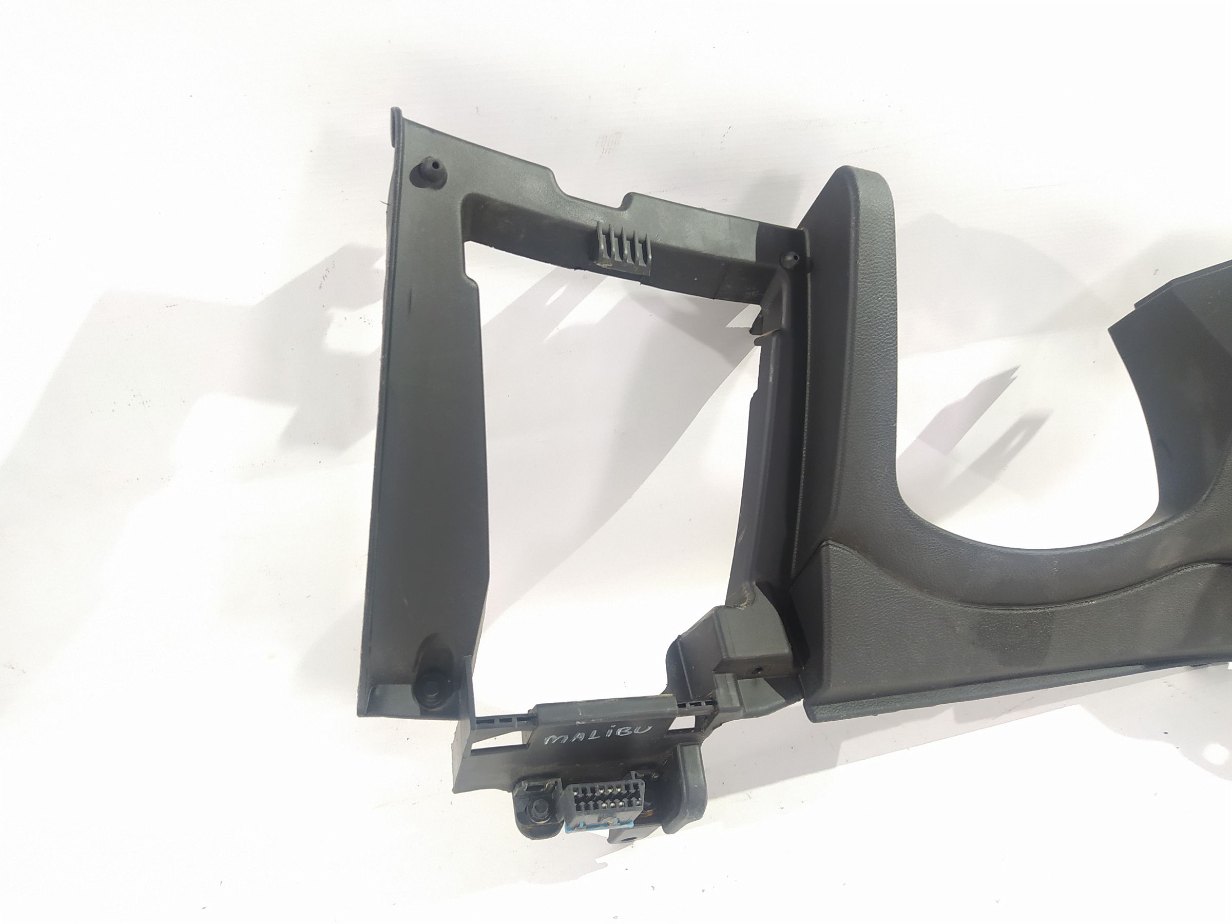 Malibu Накладка торпеди нижня ліва Chevrolet Malibu 2013-2016 22939542 Chevrolet Malibu 2