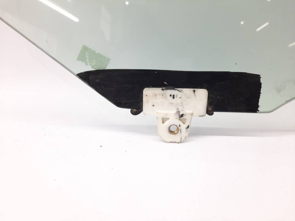 Sentra Стекло двери задней правой Nissan Sentra 2013-2019 823003SG0A Nissan Sentra 5