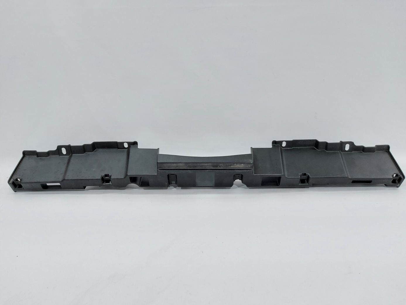 Volt Кріплення задньої панелі багажного відділення Chevrolet Volt 2011-2015 22779981 Chevrolet Volt 4