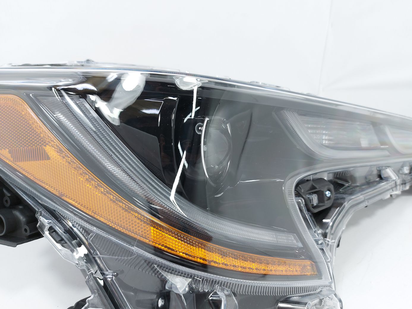 Фары головного света Фара передняя правая (SE/XSE) Toyota Corolla 2019-2021 8111002S50 Toyota Corolla 3