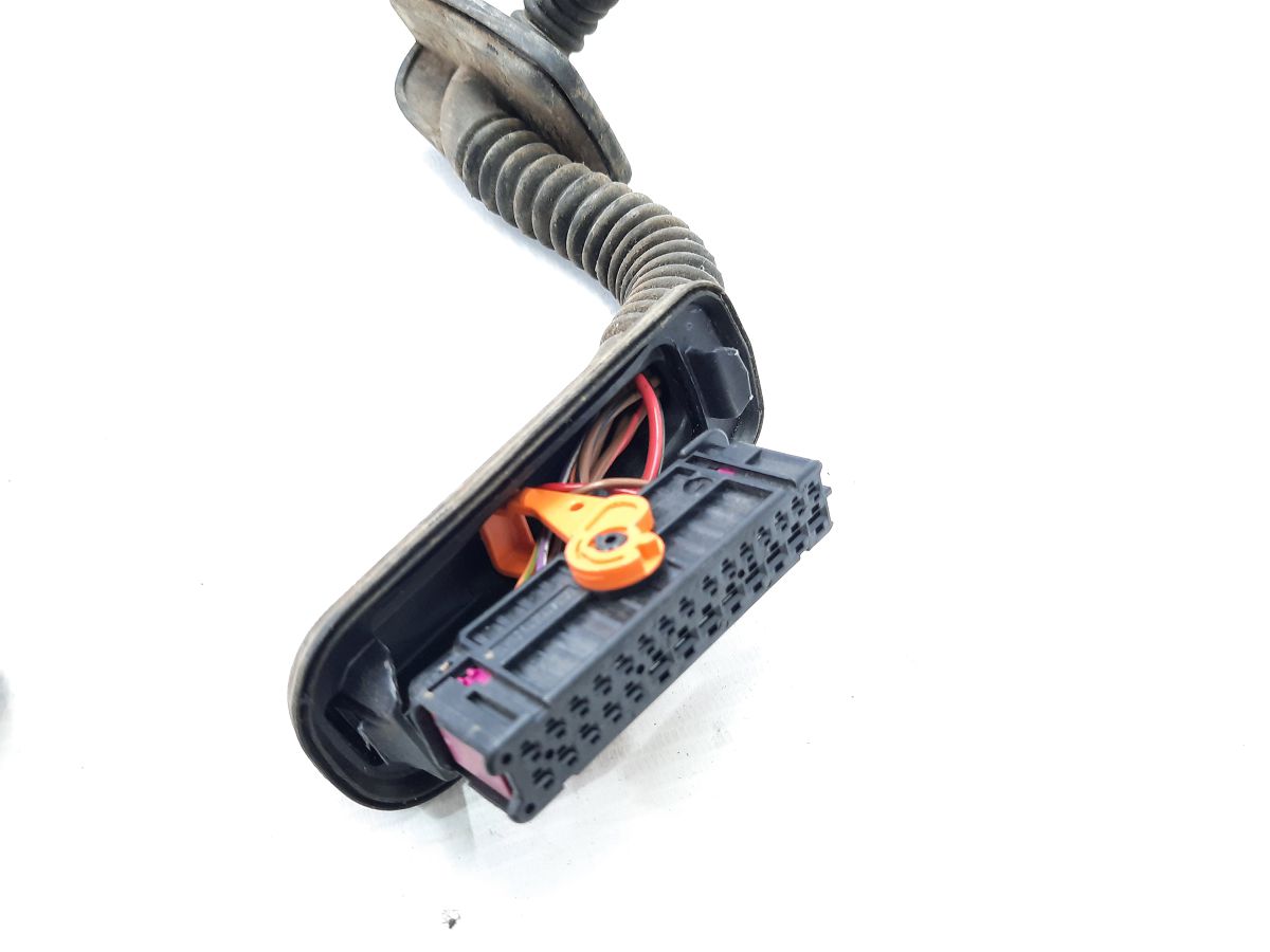 Passat Проводка двери передней правой Volkswagen Passat 2013 561971121N Volkswagen Passat 7