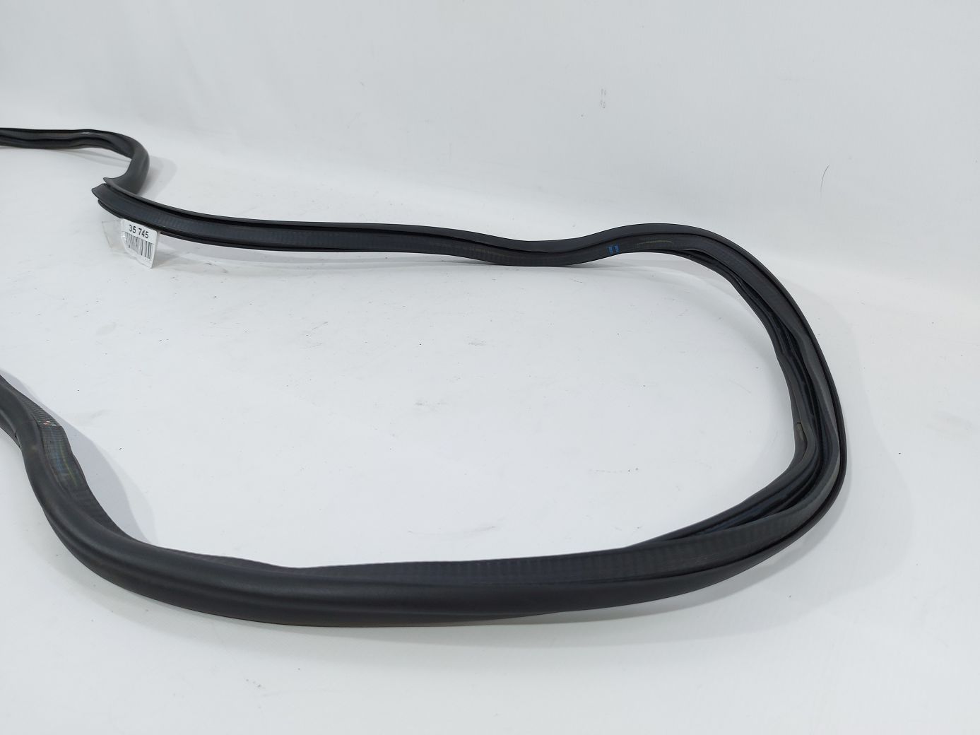 Trax Уплотнительная резинка проёма двери задней левой/правой Chevrolet Trax 2015-2021 94550170 Chevrolet Trax 7 Trax Уплотнительная резинка проёма двери задней левой/правой Chevrolet Trax 2015-2021 94550170 Chevrolet Trax 7