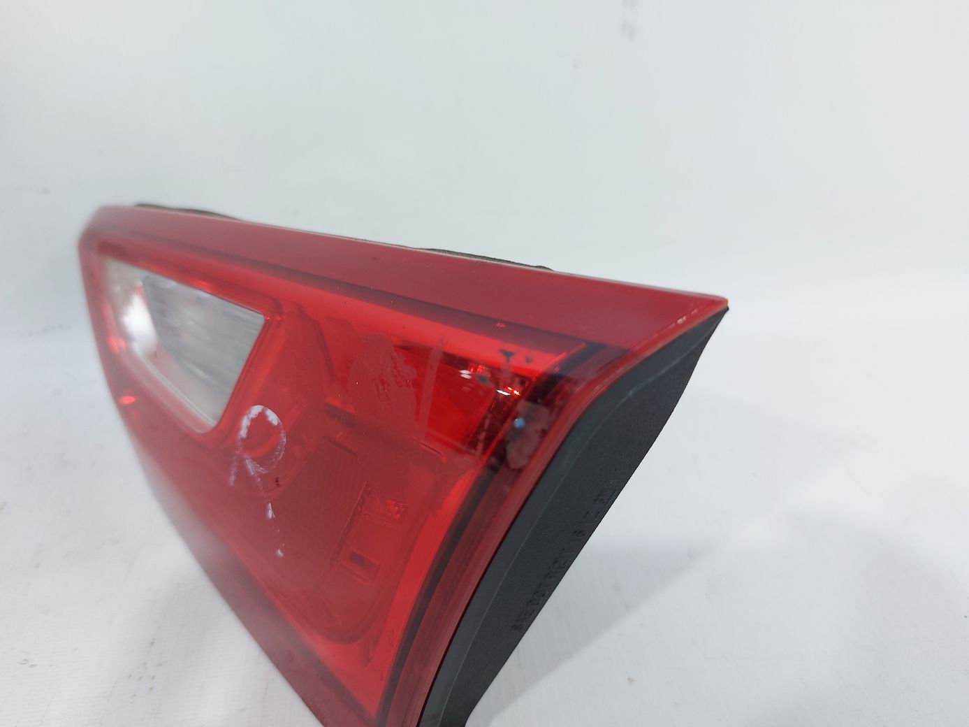 Malibu Фонарь крышки багажника правый Chevrolet Malibu 2016-2021 84130997 Chevrolet Malibu 10