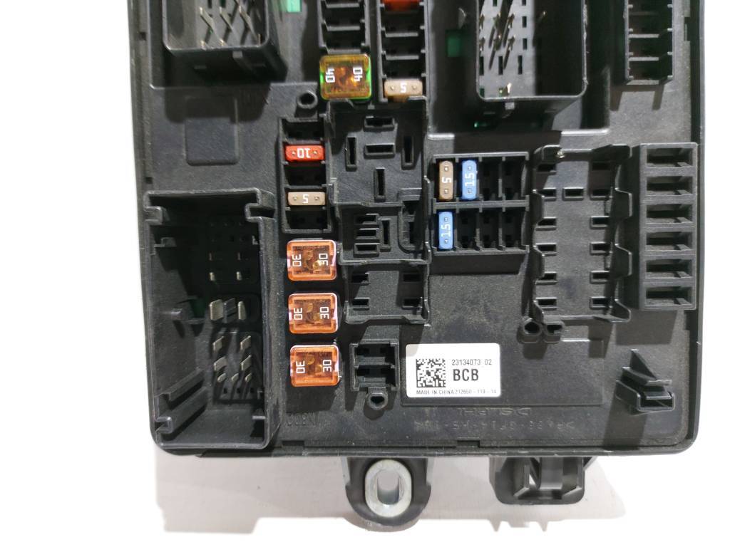 Ats Блок запобіжників салону задній Cadillac ATS 2015 22959736 Cadillac ATS 6