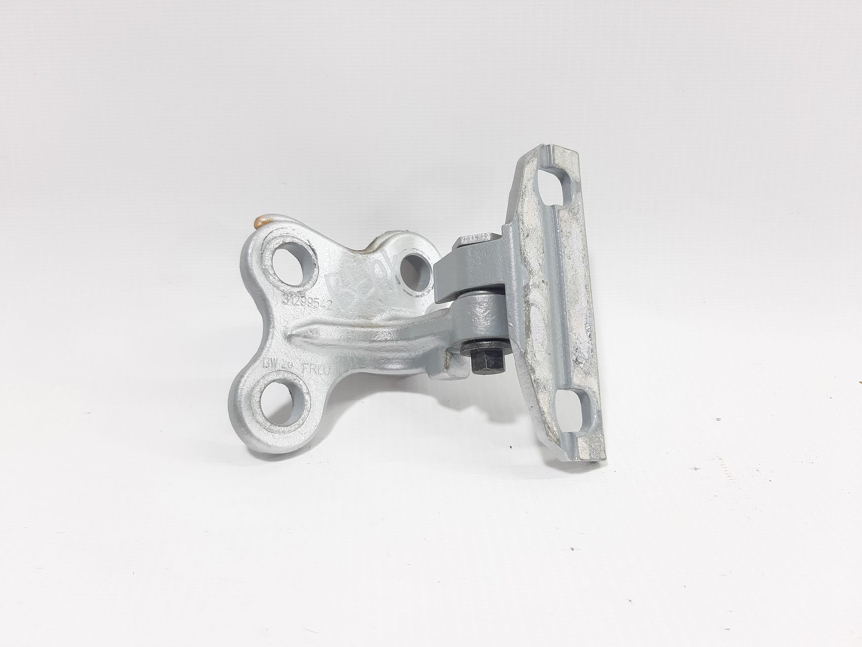 S60. Петля двери передней левой верхняя Volvo S60 2014-2018 31218520 Volvo S60