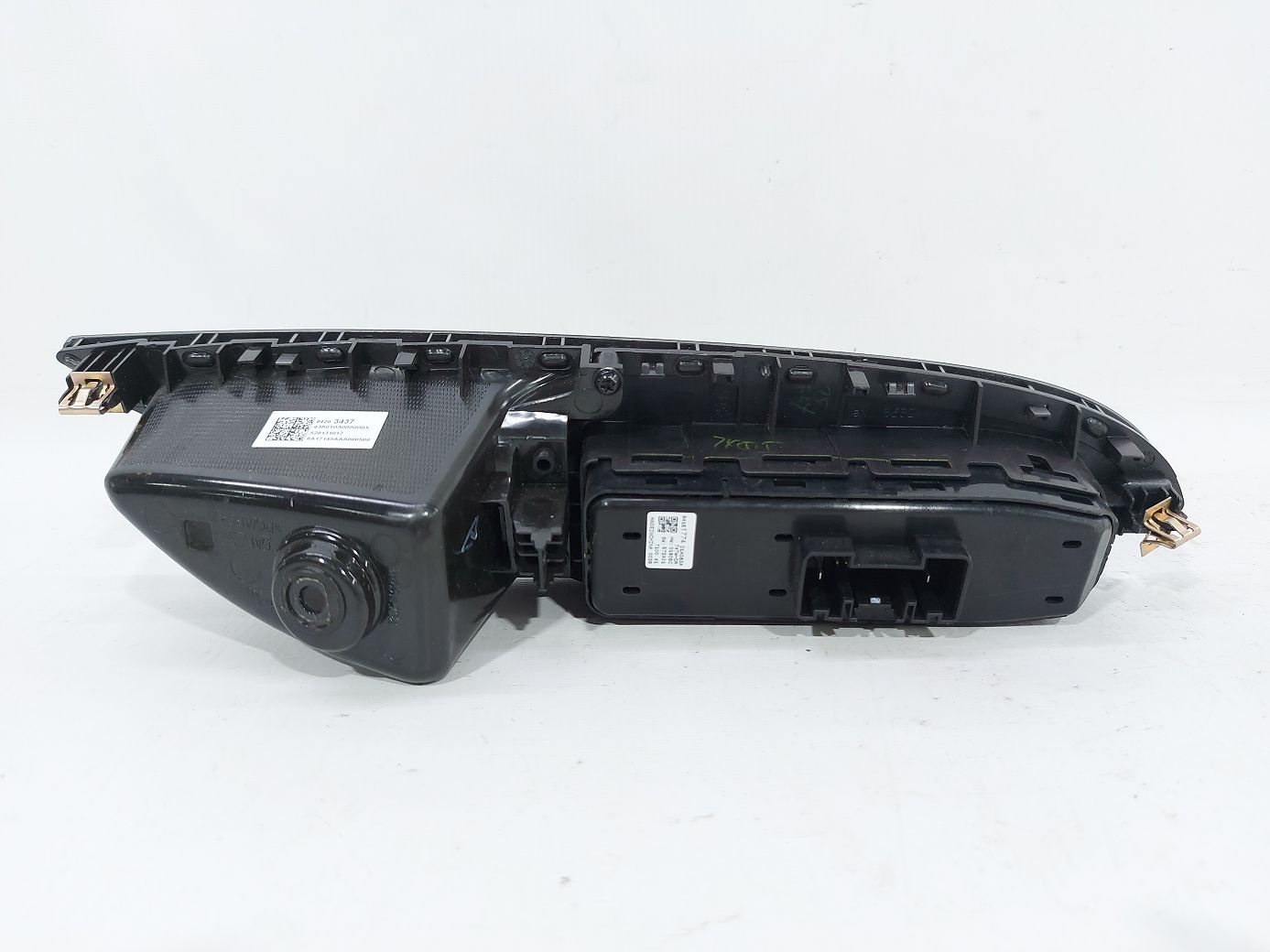 Malibu Кнопки керування склопідйомником двері передньої лівої Chevrolet Malibu 2018 84493838 Chevrolet Malibu 3