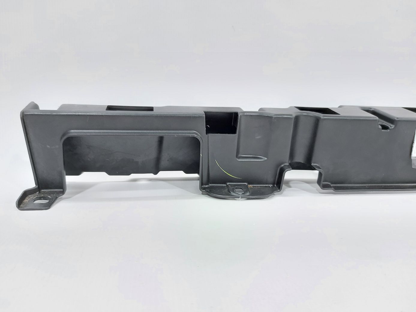 Volt Кріплення задньої панелі багажного відділення Chevrolet Volt 2011-2015 22779981 Chevrolet Volt 3