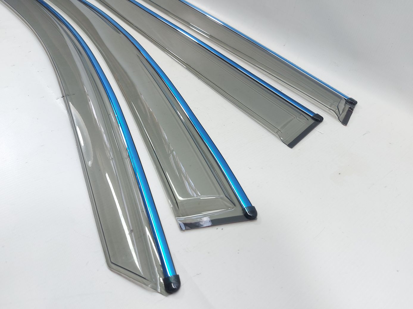 Вітровики бокового скла Дефлектори вікон Volkswagen ID.6X `21 Volkswagen ID.6X 2 Вітровики бокового скла Дефлектори вікон Volkswagen ID.6X `21 Volkswagen ID.6X 2