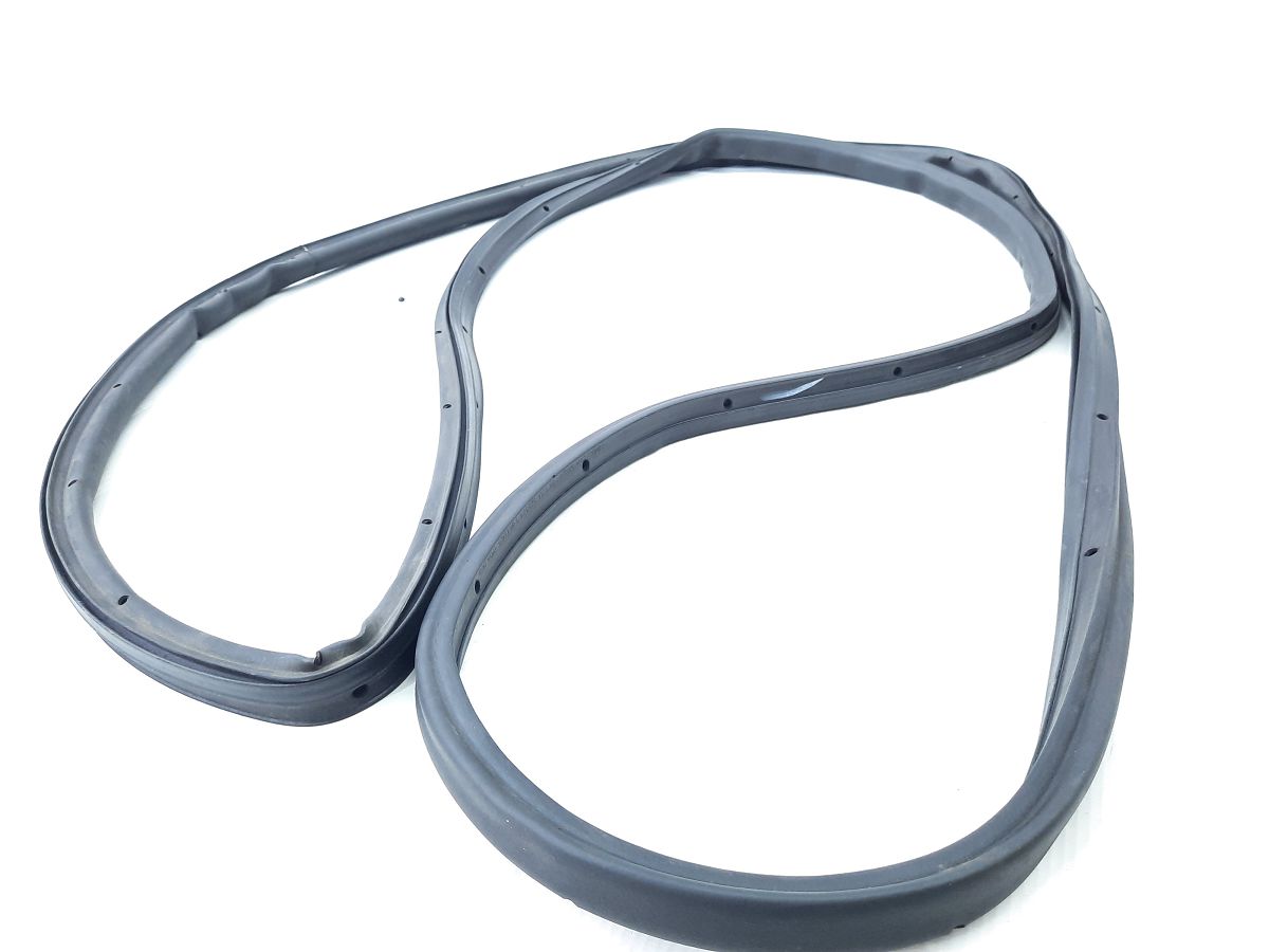 Escape Ущільнювач двері задньої правої Ford Escape 2013-2019 CJ5Z7825324A Ford Escape 4