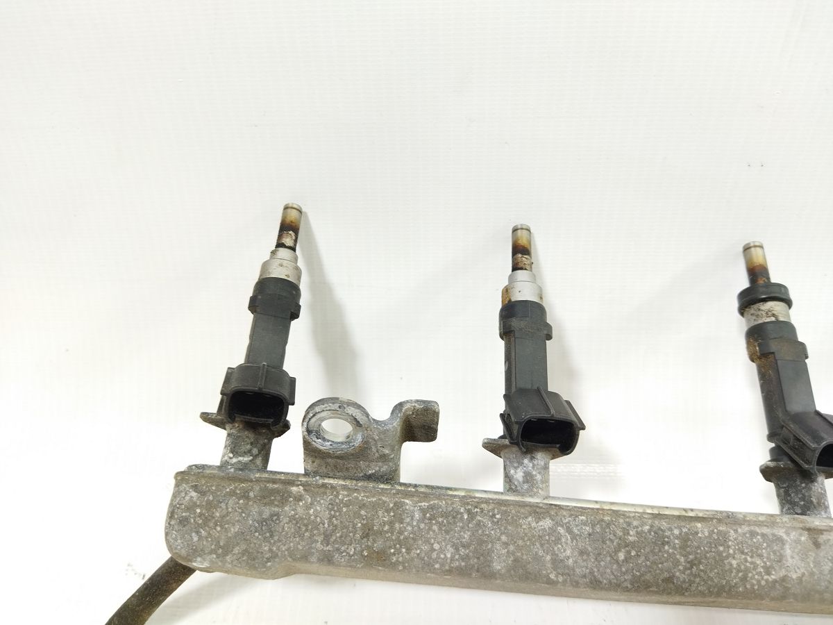 Scion iq Паливна рейка з форсунками Toyota Scion IQ 2012 2381447020 Toyota Scion IQ 2