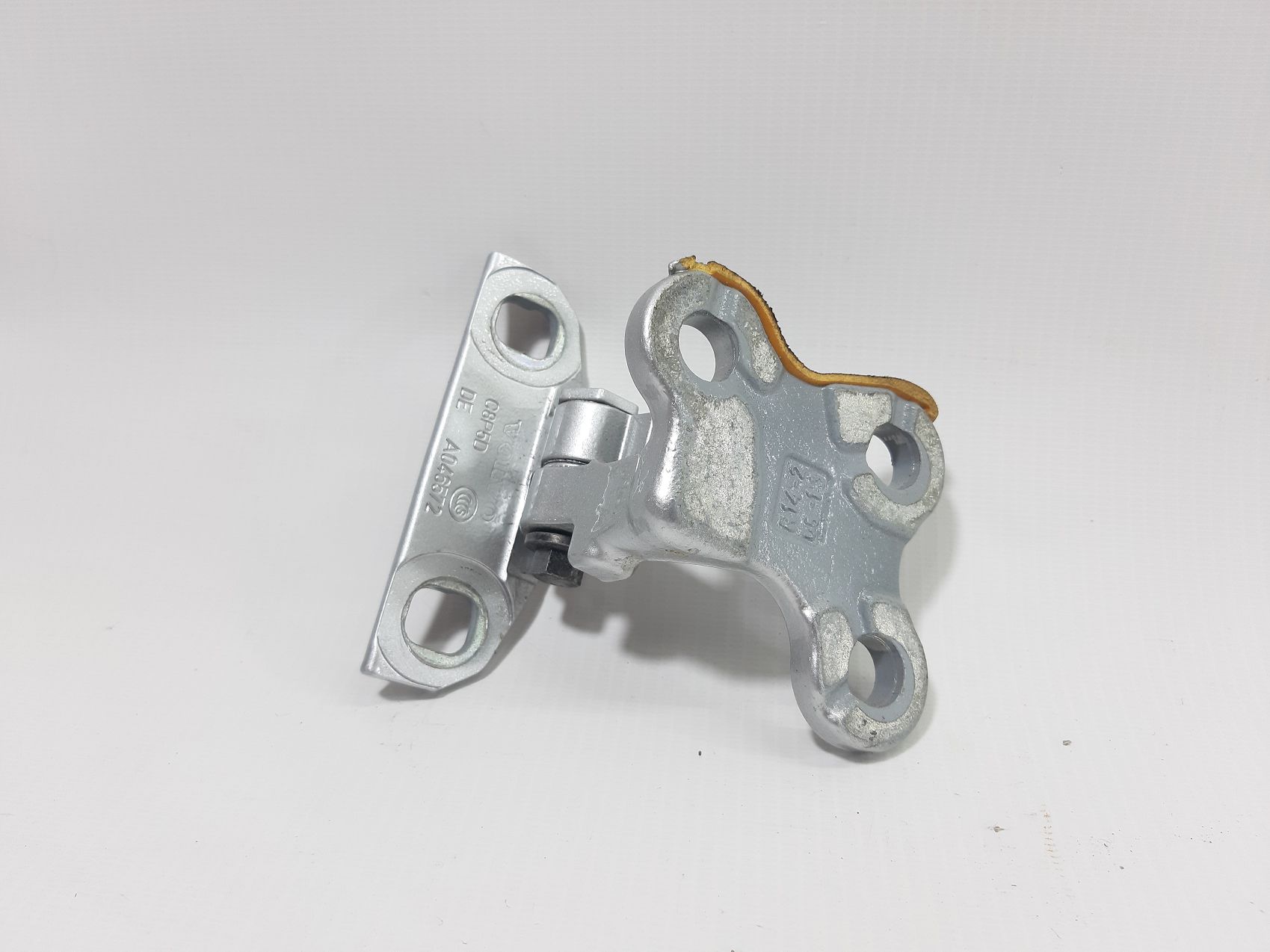 S60 Петля двери передней левой верхняя Volvo S60 2014-2018 31218520 Volvo S60 3