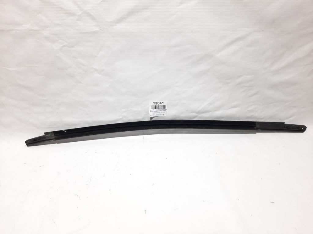 Focus Ущільнювальна гумка скла зовнішніх задніх лівих дверей Ford Focus 2012-2018 BM5Z5825861B Ford Focus 5