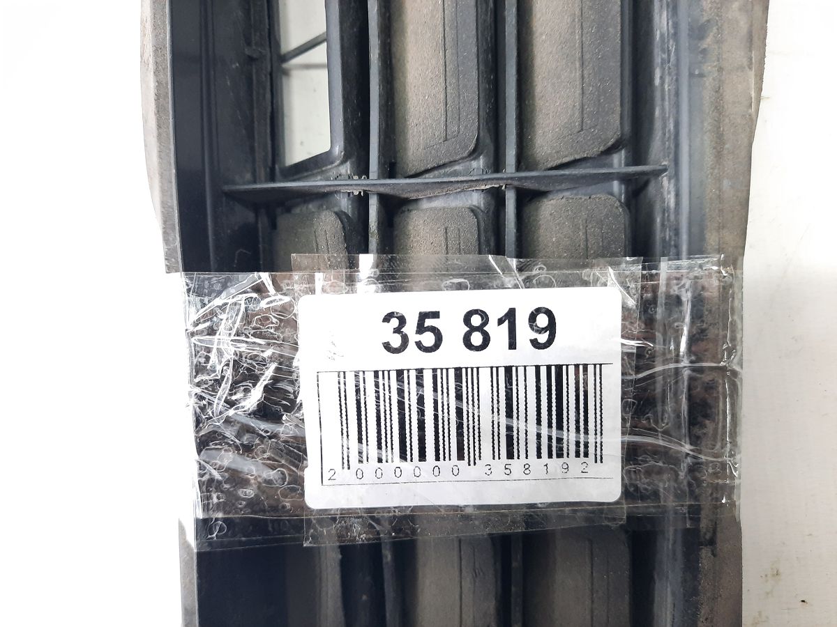 Dart Вентиляционная решётка кузова левая/правая Dodge Dart 2015 5058636AD Dodge Dart 5