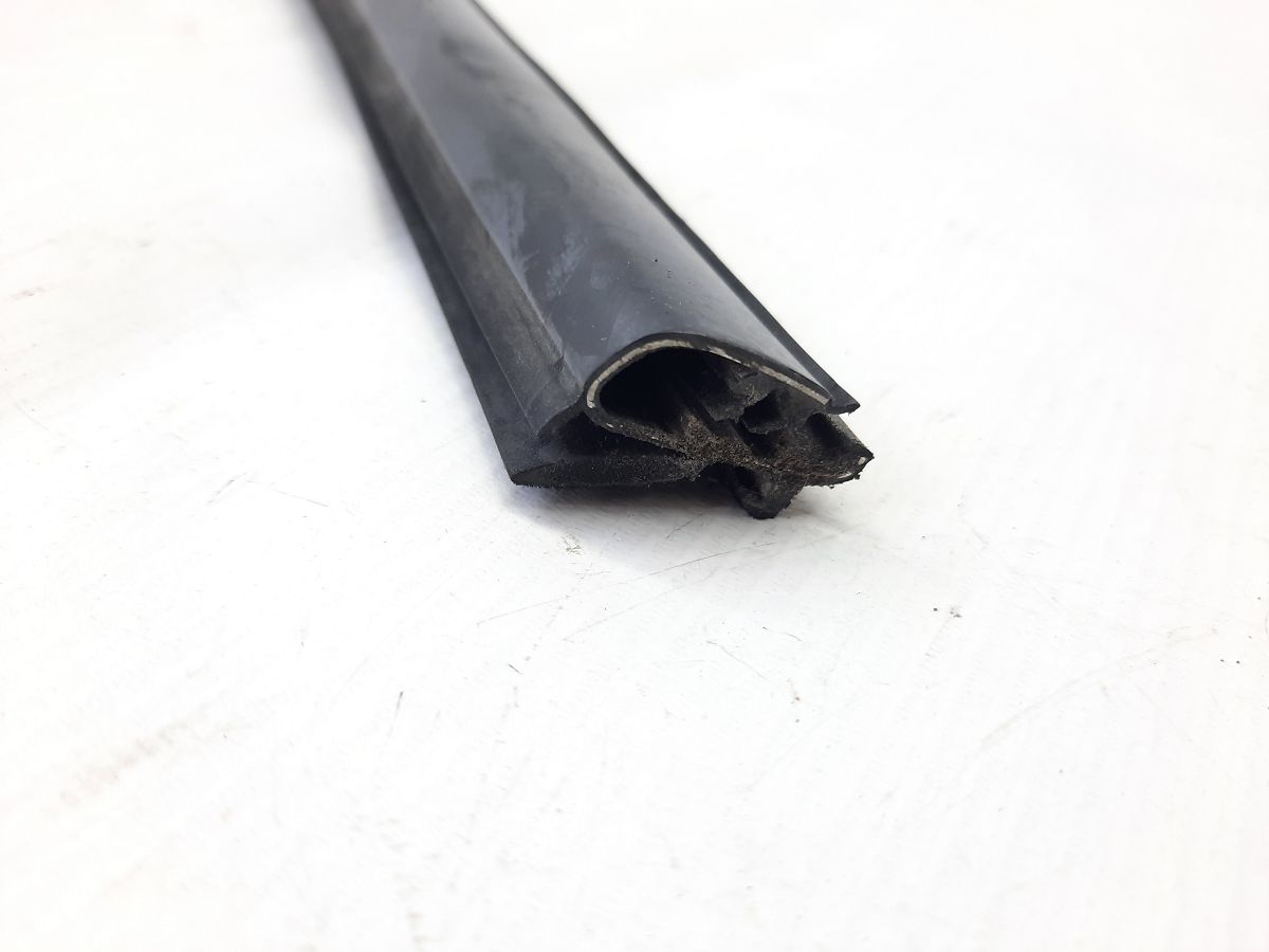 Insight Уплотнительная резинка стекла двери задней левой наружная Honda Insight 2010-2014 72950TM8013 Honda Insight 4