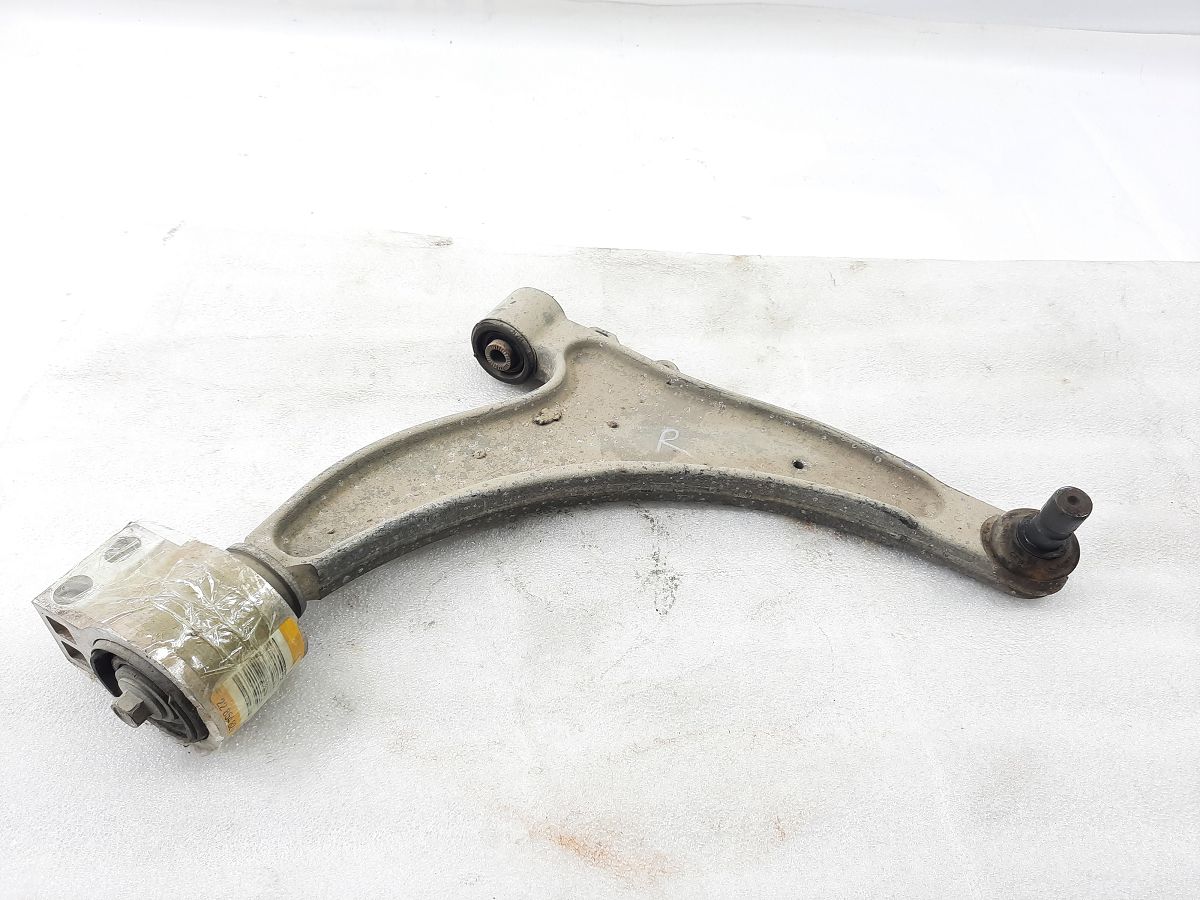 Regal. Важіль передній правий нижній Buick Regal 2012-2017 23354432 Buick Regal