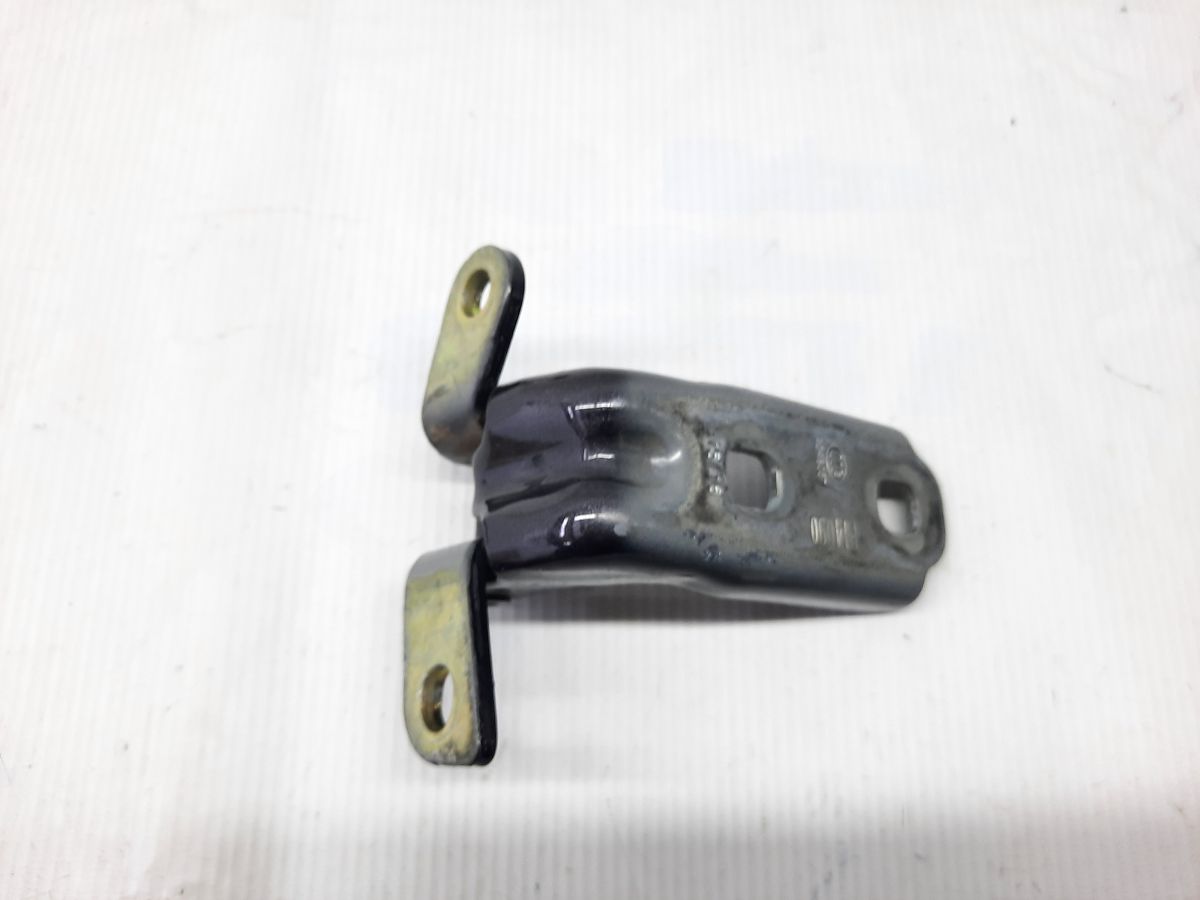 Cruze Петля двері задньої правої нижня Chevrolet Cruze 2011-2016 13501716 Chevrolet Cruze 3