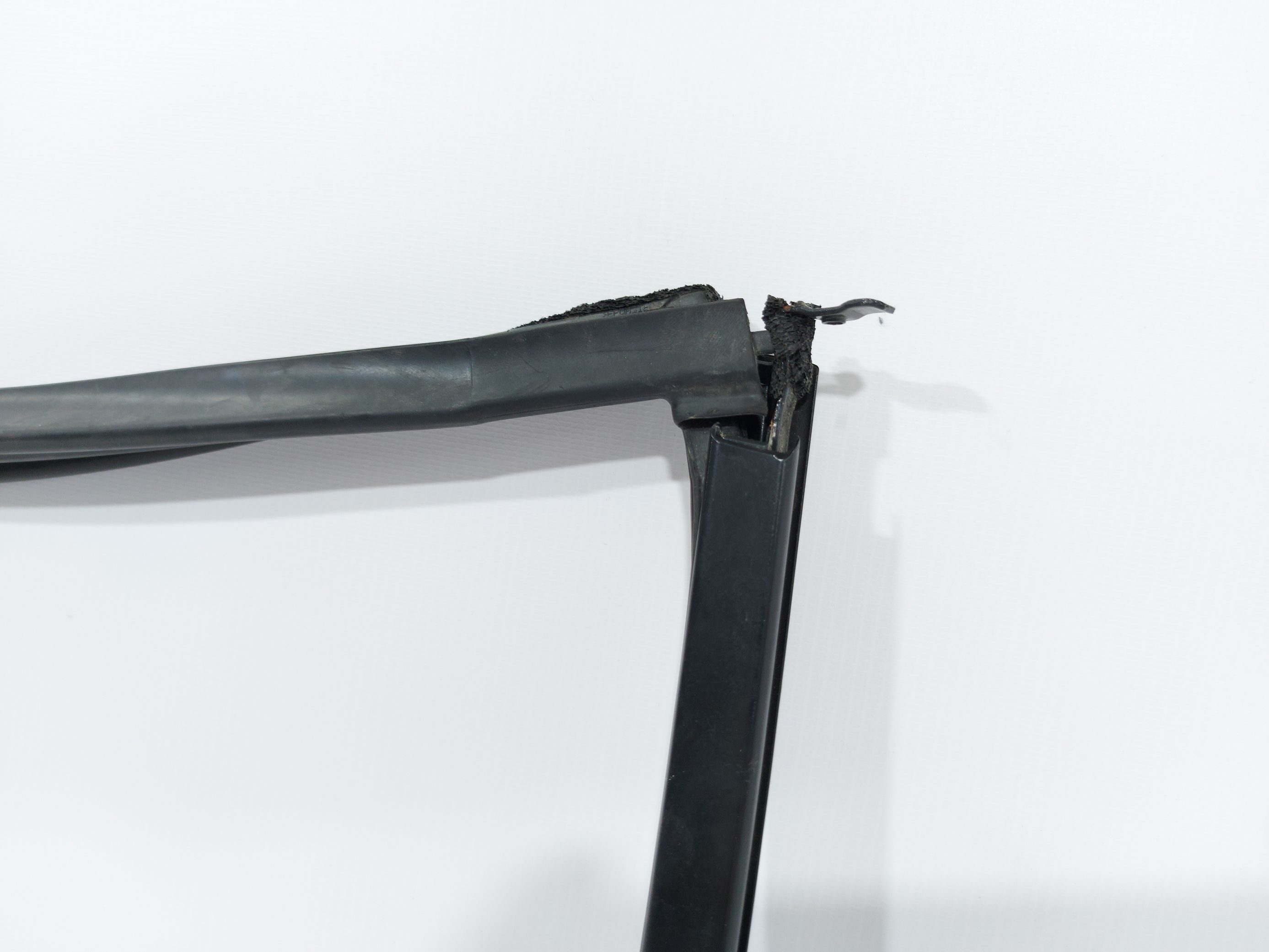 6 Уплотнитель стекла двери задней правой Mazda 6 2014-2016 GHK172605K Mazda 6 3