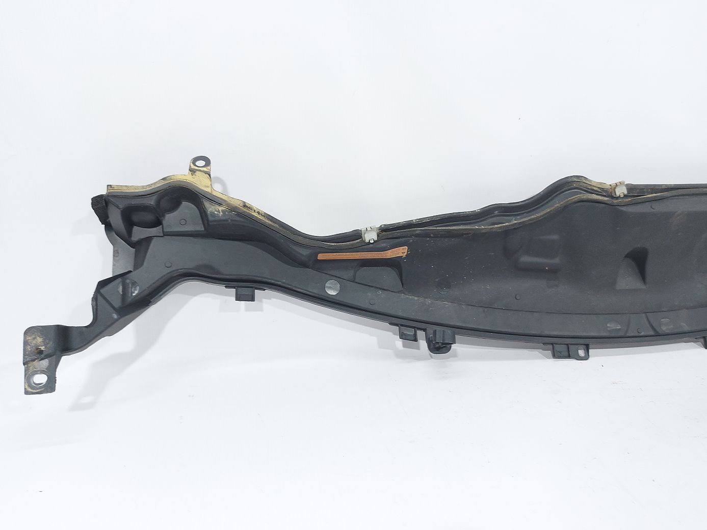 Fiesta sedan Водосток под лобовое стекло Ford Fiesta sedan 2011-2019 AE8Z5402000A Ford Fiesta sedan 7