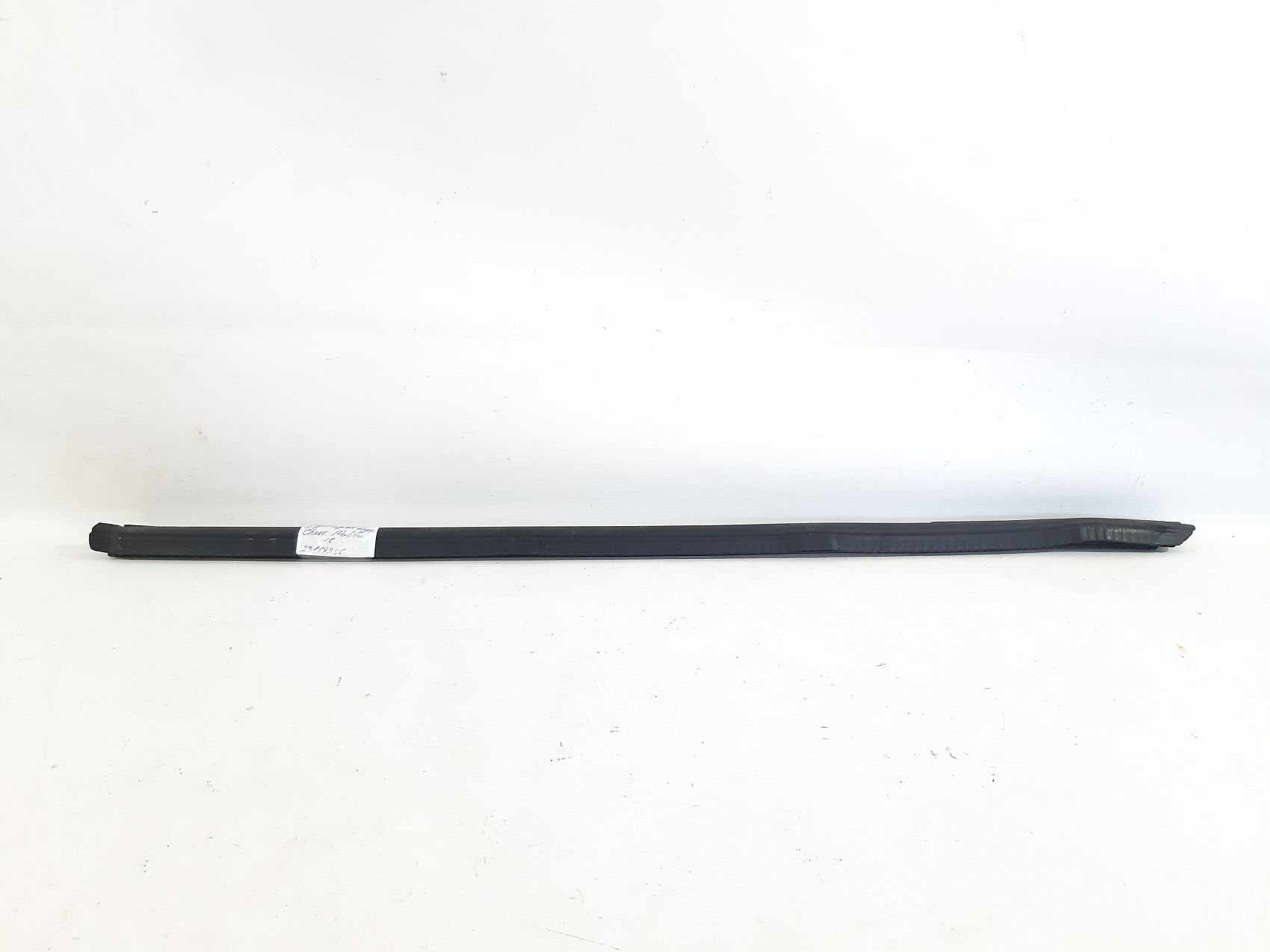 Malibu Уплотнитель стекла двери задней правой внутренний Chevrolet Malibu 2016 23117256 Chevrolet Malibu 3