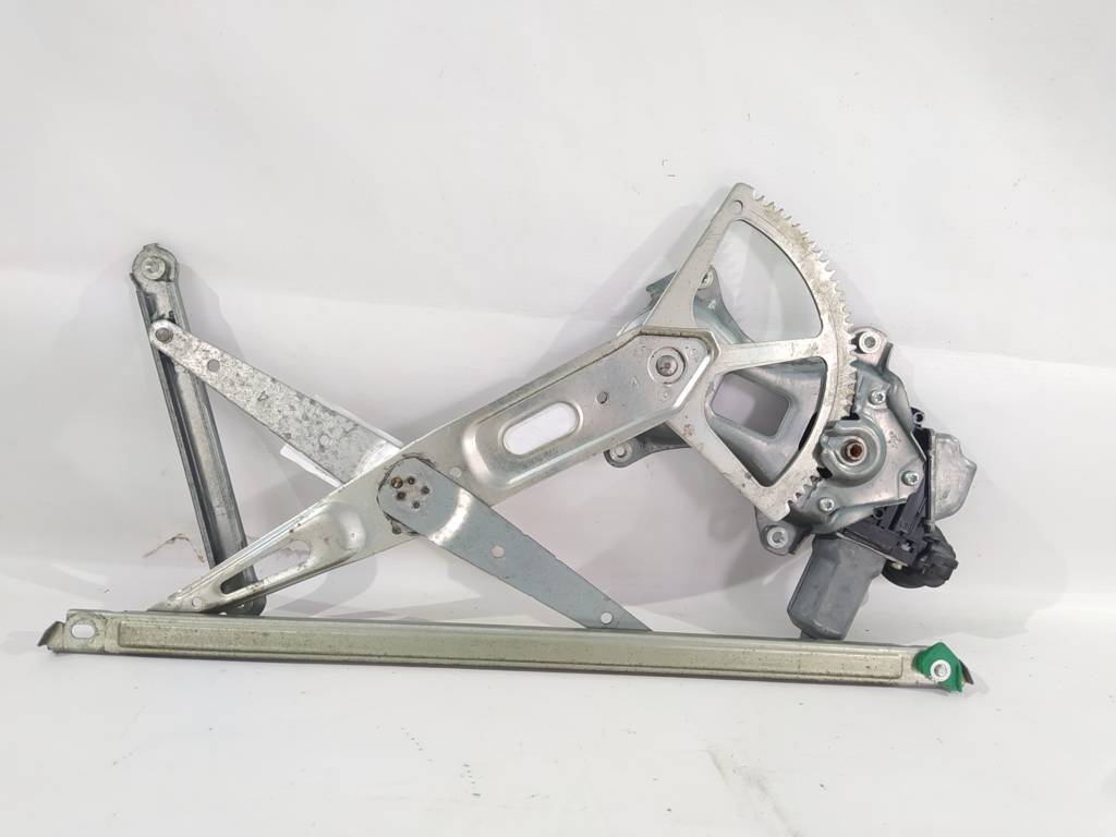 Prius v Стеклоподъемник двери задней\передней левой Toyota Prius V 2012-2017 6980221010 Toyota Prius V 9
