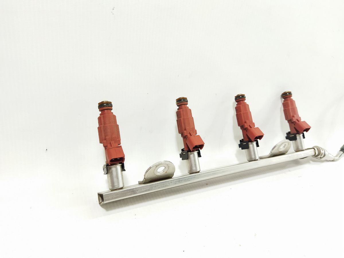 Forte Паливна рейка з форсунками Kia Forte 2014-2018 353402E001 Kia Forte 2