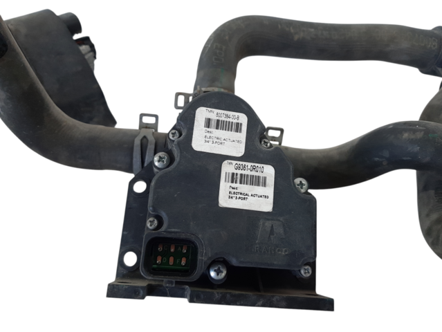Model s Клапан системы охлаждения с насосами Tesla Model S 2012-2016 600738400B Tesla Model S 2