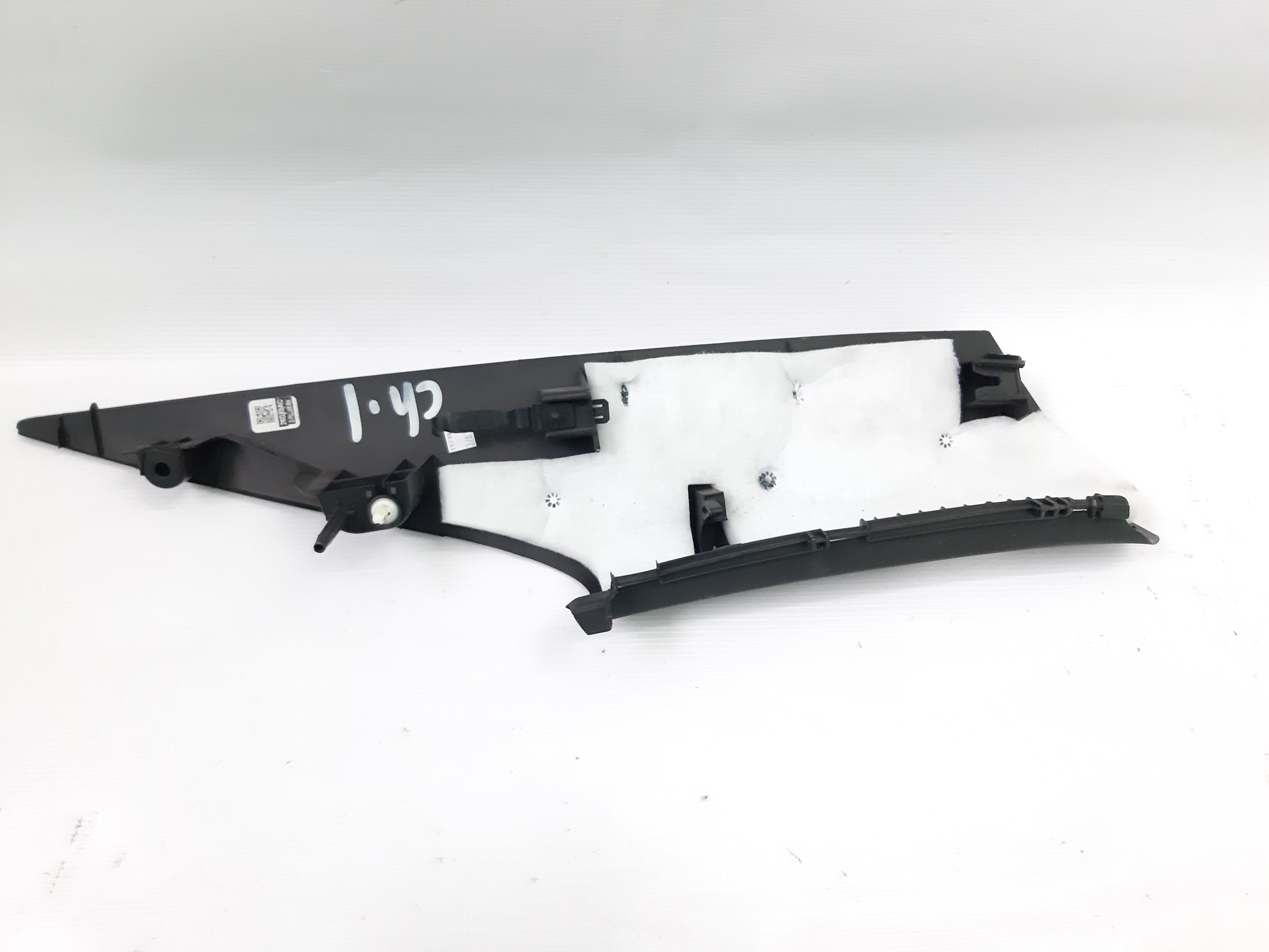 200s Чверть обробки верхня права Chrysler 200 S 2015 1WW26DX9AC Chrysler 200 S 2