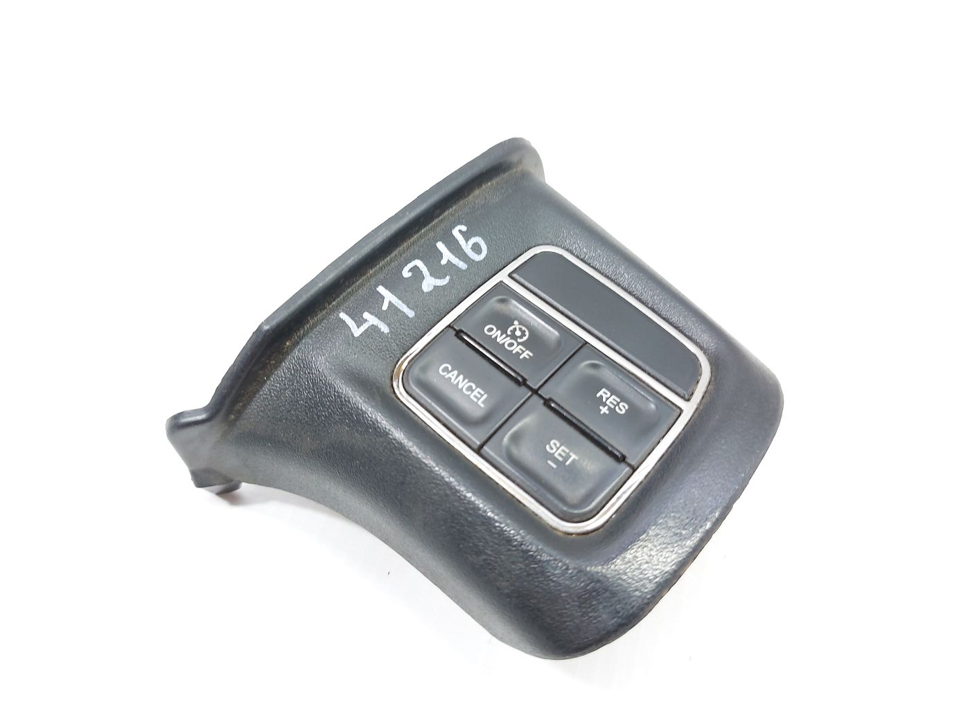 Journey. Кнопки рулевого колеса правые Dodge Journey 2011-2020 56046252AE Dodge Journey