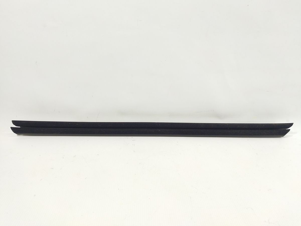 5 series Уплотнитель стекла двери передний левый BMW 5 series 2011-2016 51337182277 BMW 5 series 4