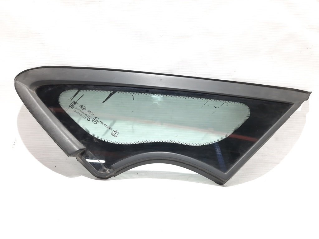 Forte. Форточка ліва Kia Forte 2014-2018 86180A7120 Kia Forte