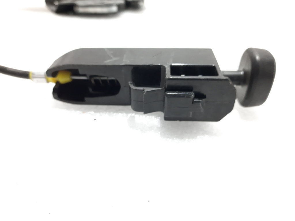 6 Замок откидывания спинки правой Mazda 6 2014-2019 G44A5732XB Mazda 6 3 6 Замок откидывания спинки правой Mazda 6 2014-2019 G44A5732XB Mazda 6 3