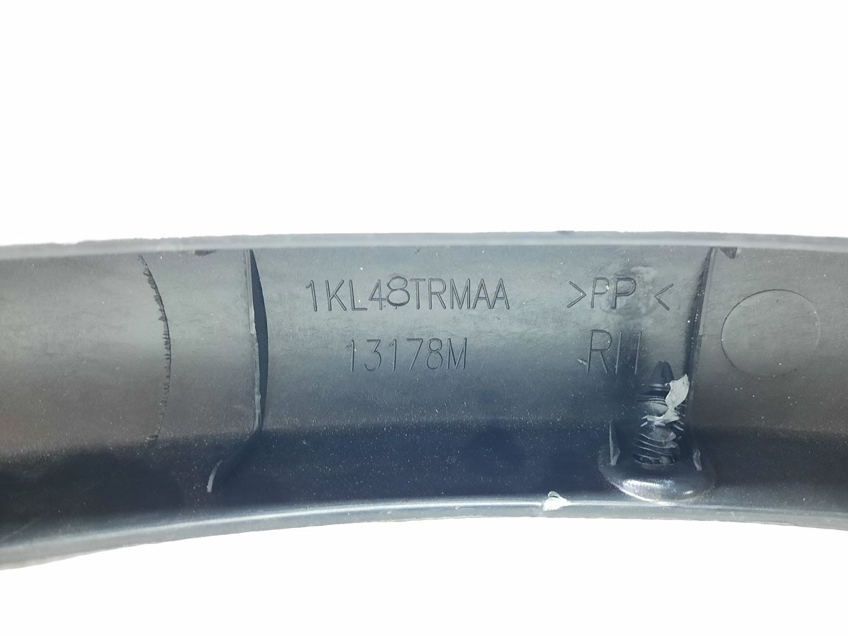 Charger Накладка петли крышки багажника правая Dodge Charger 2011-2021 1KL47DX9AC Dodge Charger 2