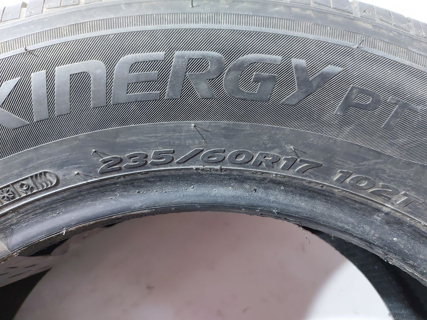 Всесезонные шины Гума Hankook Kinergy 235/60R17 ( Dodge ) 17