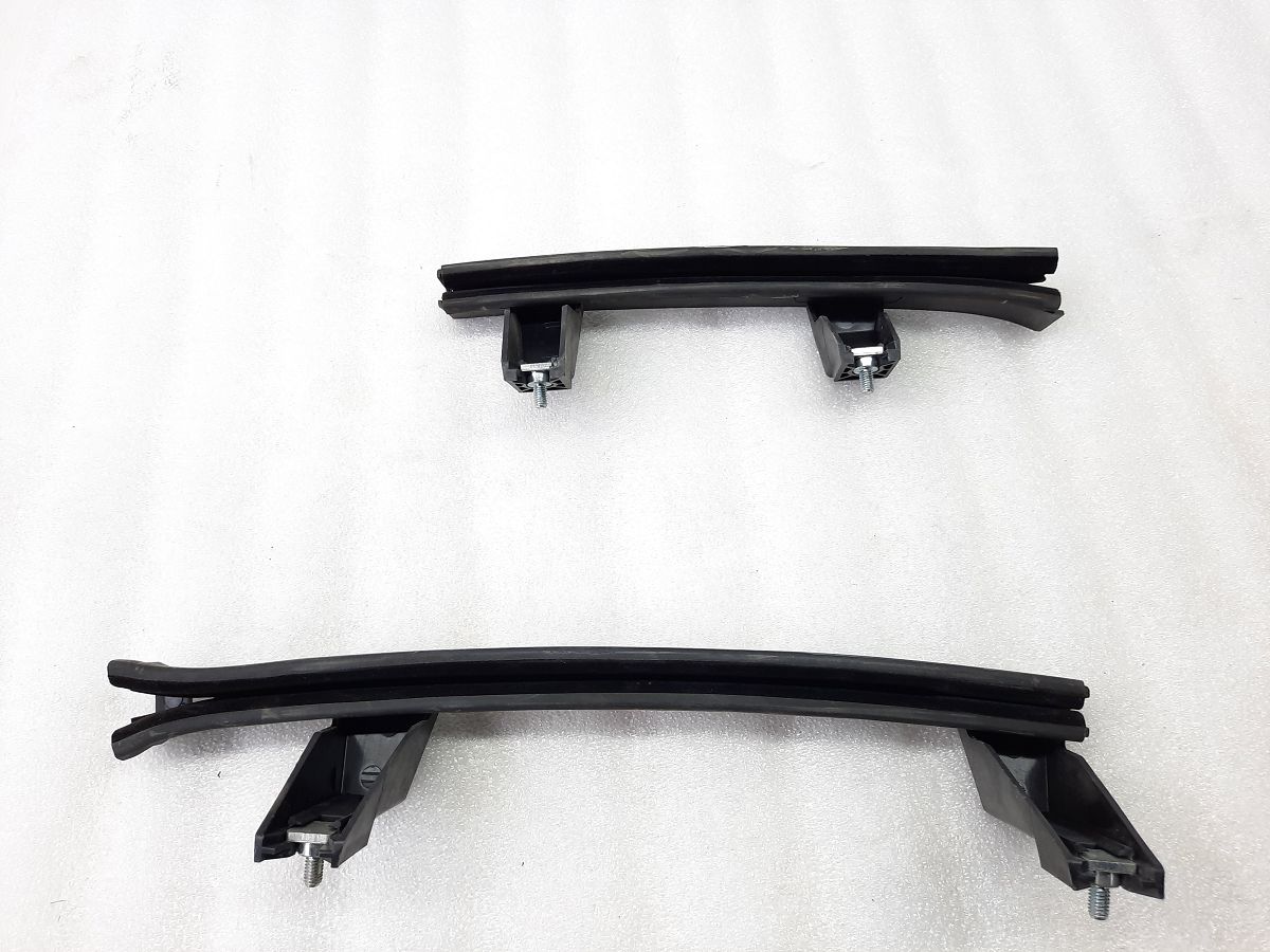 500 Напрямна скло дверей передньої лівої Fiat 500 2012-2018 68070263AA Fiat 500 12