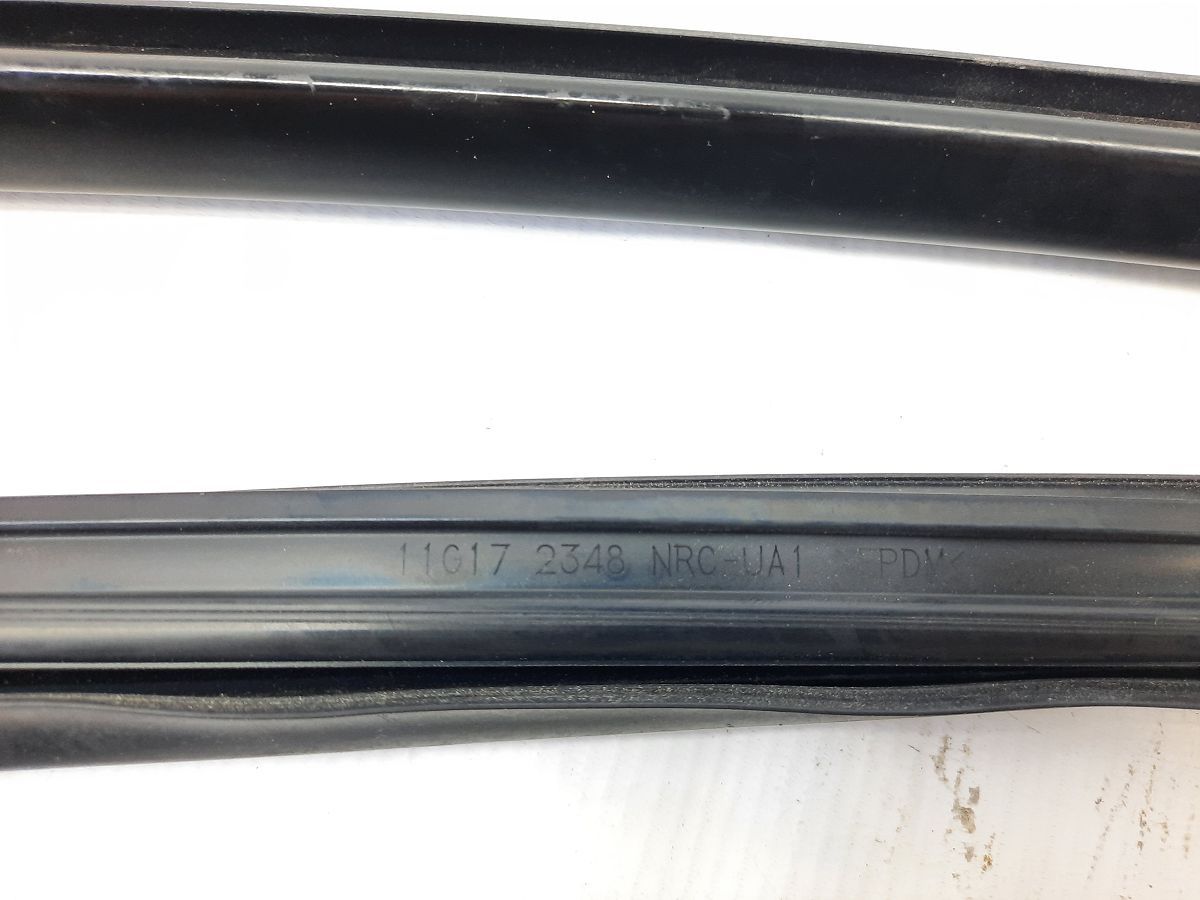 5 Направляющая резинка стекла двери задней правой Mazda 5 2006-2015 C23572605E Mazda 5 4