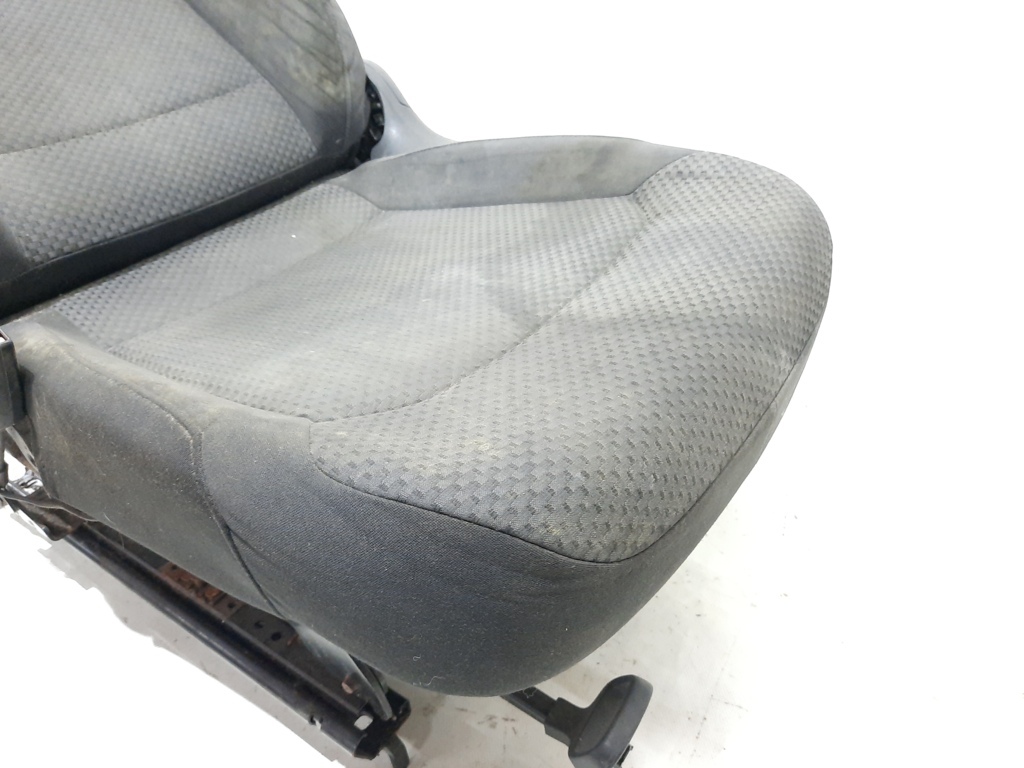 Passat s Сидіння водія Volkswagen Passat S 2011-2018 5C6881105G Volkswagen Passat S 16