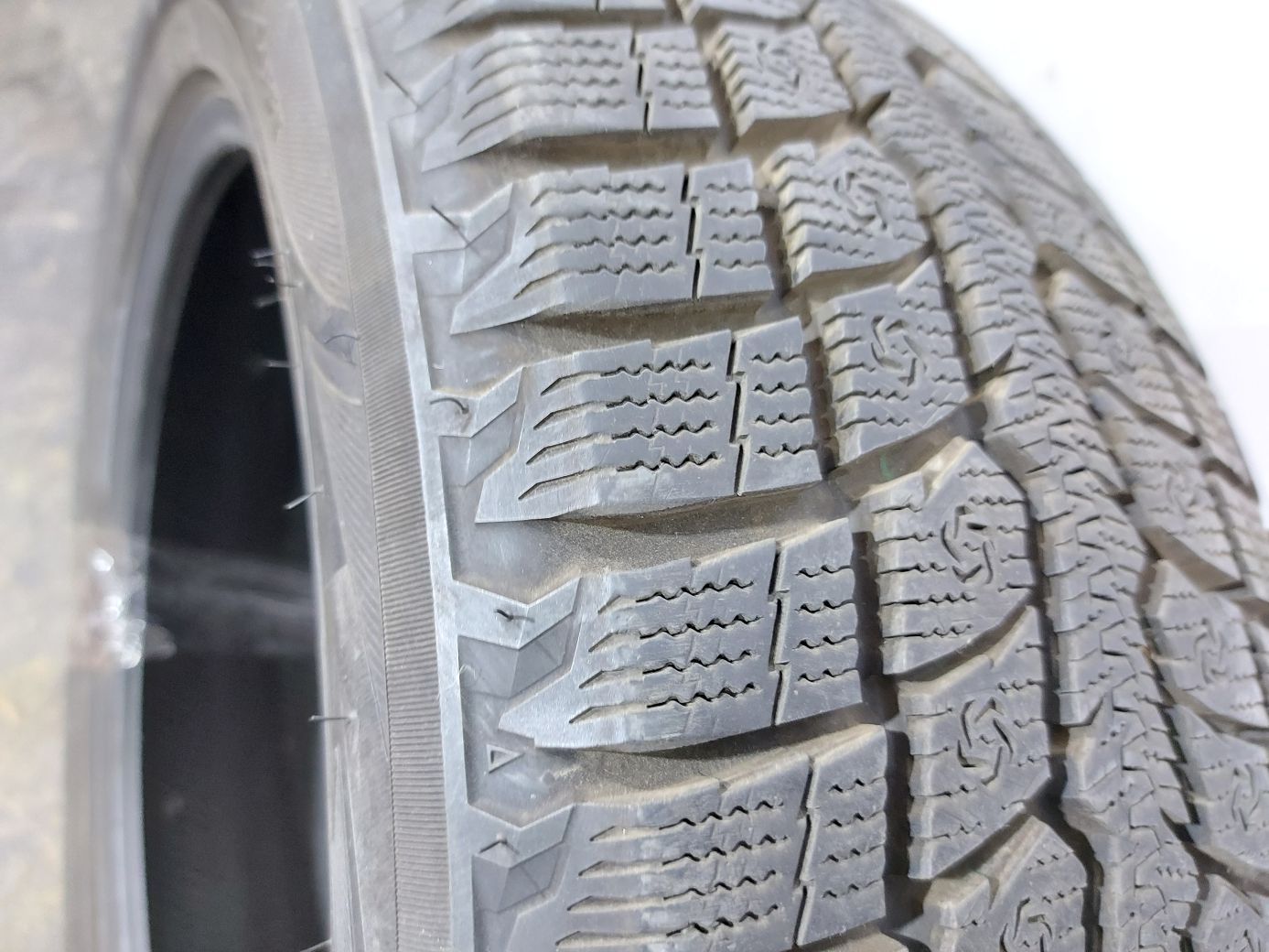  Гума Toyo 235/55R20 3