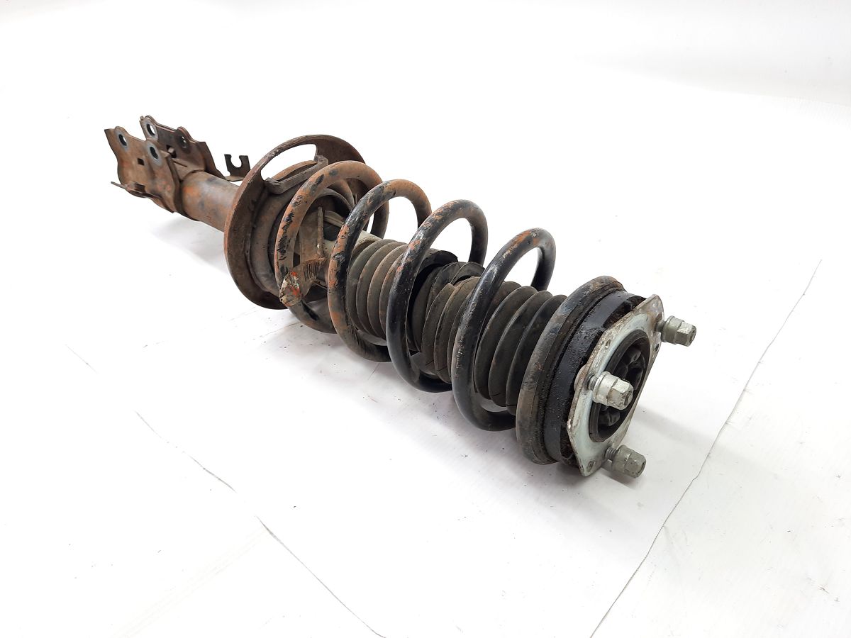 Fiesta sedan Стійка амортизатора передня права Ford Fiesta sedan 2014-2019 D2BZ18124B Ford Fiesta sedan 2