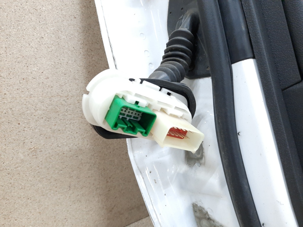 Patriot Двері передні права Jeep Patriot 2007-2011 5067706AI Jeep Patriot 32