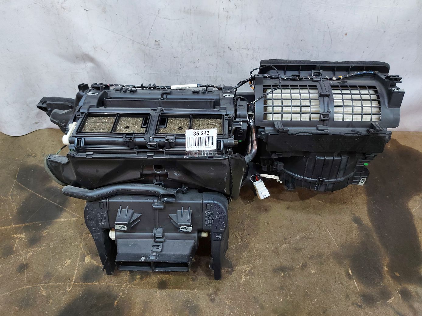Товари з дефектами Піч (дефект) Cadillac ATS 2013-2019 22799389 Cadillac ATS 14