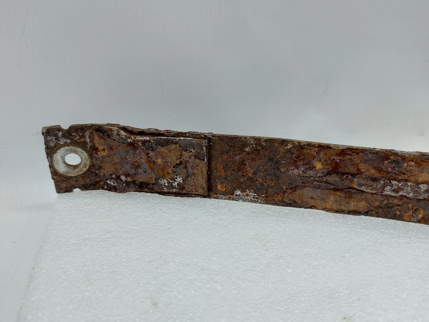 Malibu Хомут паливного бака лівий Chevrolet Malibu 2013-2015 13238465 Chevrolet Malibu 3