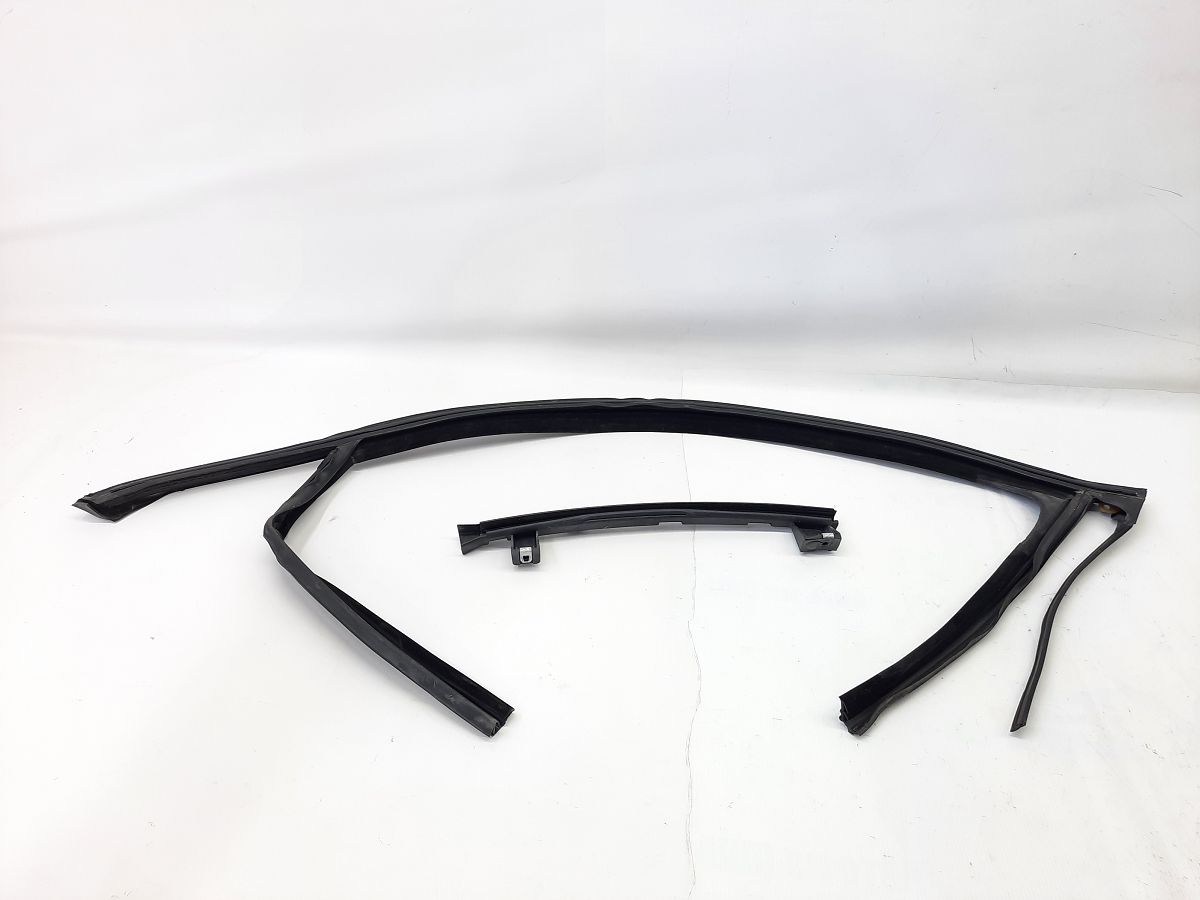 Malibu. Ущільнювач скла арки двері передньої лівої Chevrolet Malibu 2013-2016 23222920 Chevrolet Malibu