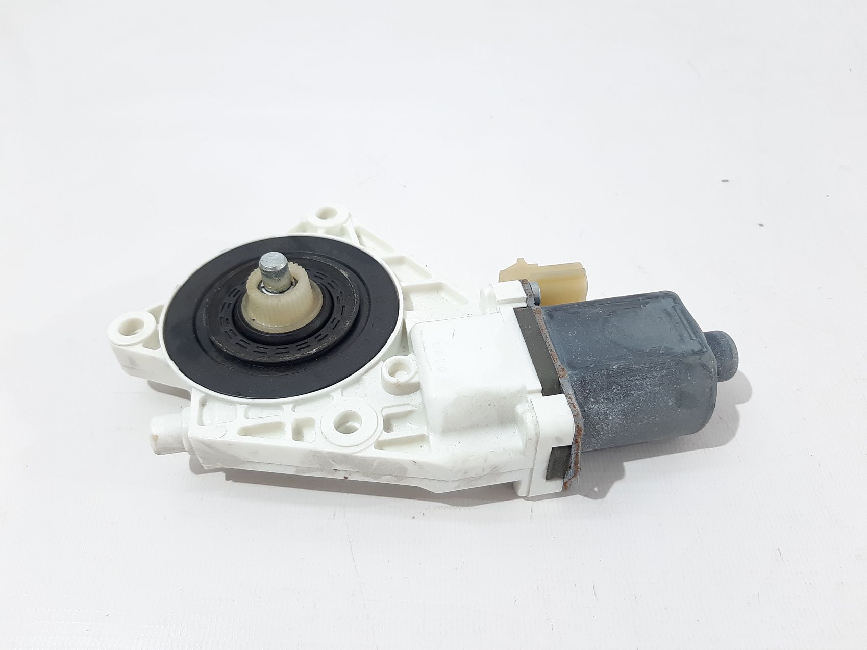 Dart Мотор стеклоподъемника двери задней правой Dodge Dart 2013-2019 68170370AA Dodge Dart 2