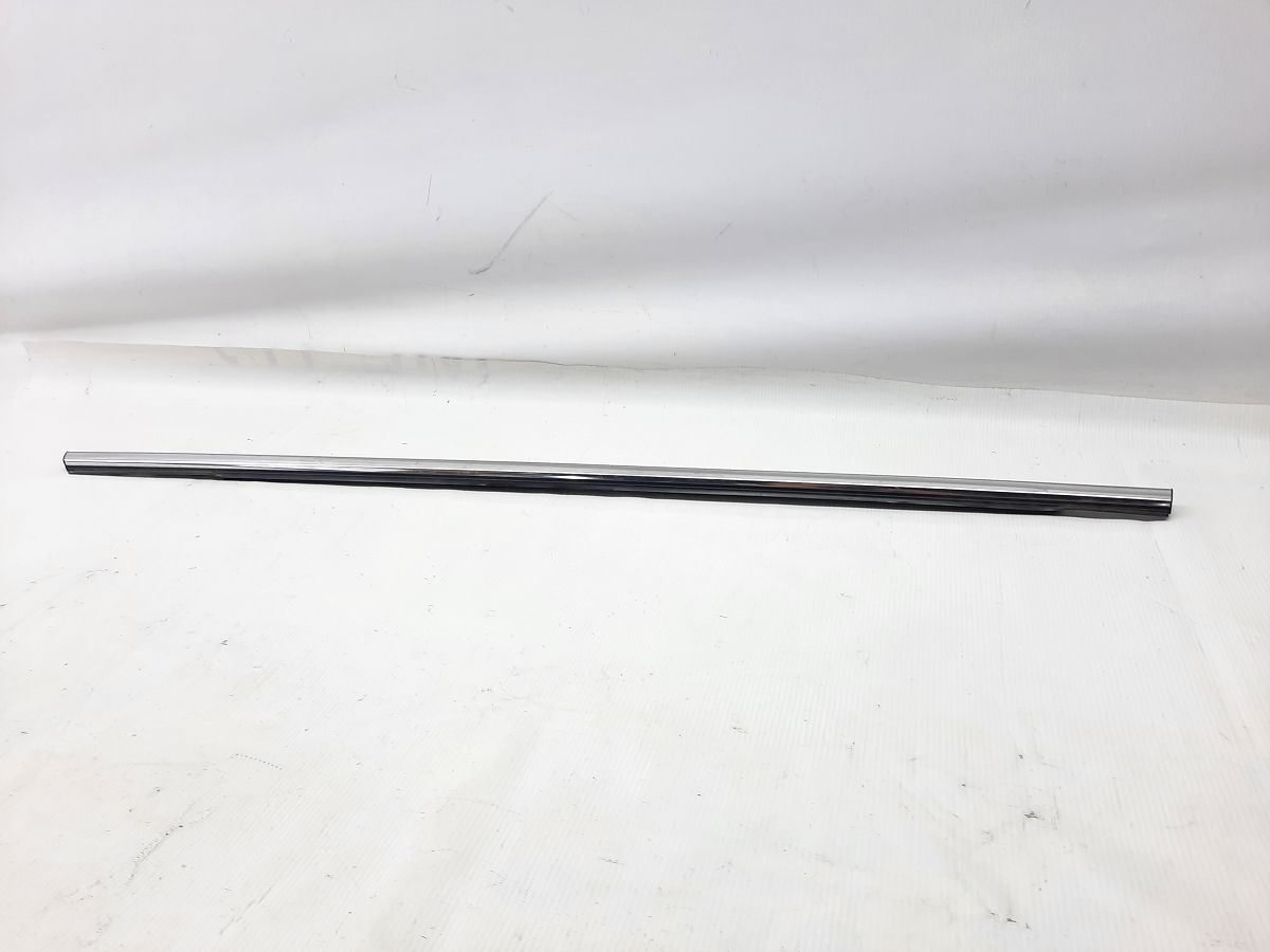 Altima Ущільнювальна гумка скла двері лівої зовнішня (хром) Nissan Altima 2013-2018 828213TA0A Nissan Altima 3