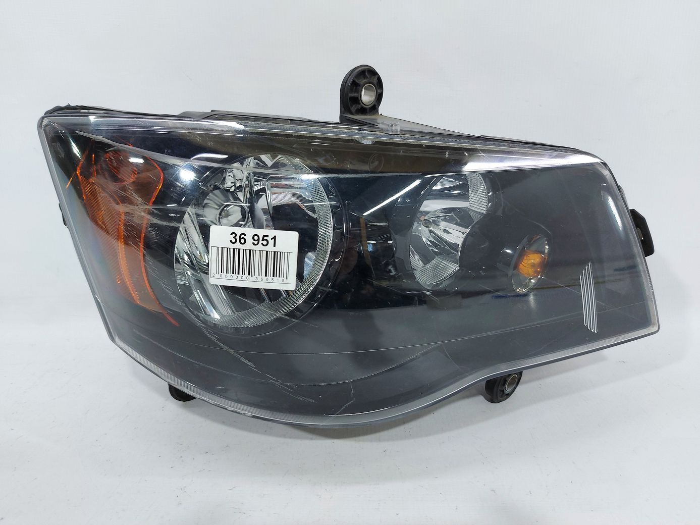 Товари з дефектами. Фара передня права (подряпини, потертості) Dodge Grand Caravan 2014-2020 68206500AE Dodge Grand Caravan Товари з дефектами. Фара передня права (подряпини, потертості) Dodge Grand Caravan 2014-2020 68206500AE Dodge Grand Caravan