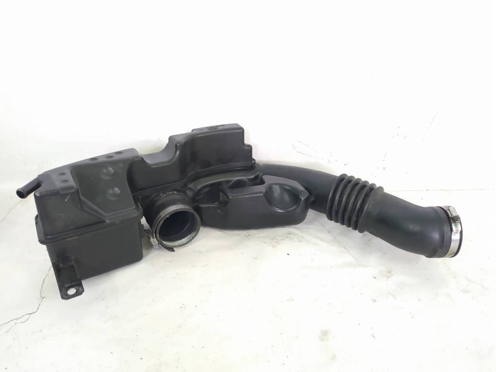 Forester. Патрубок повітрозабірника Subaru Forester 2014-2018 14456AA440 Subaru Forester