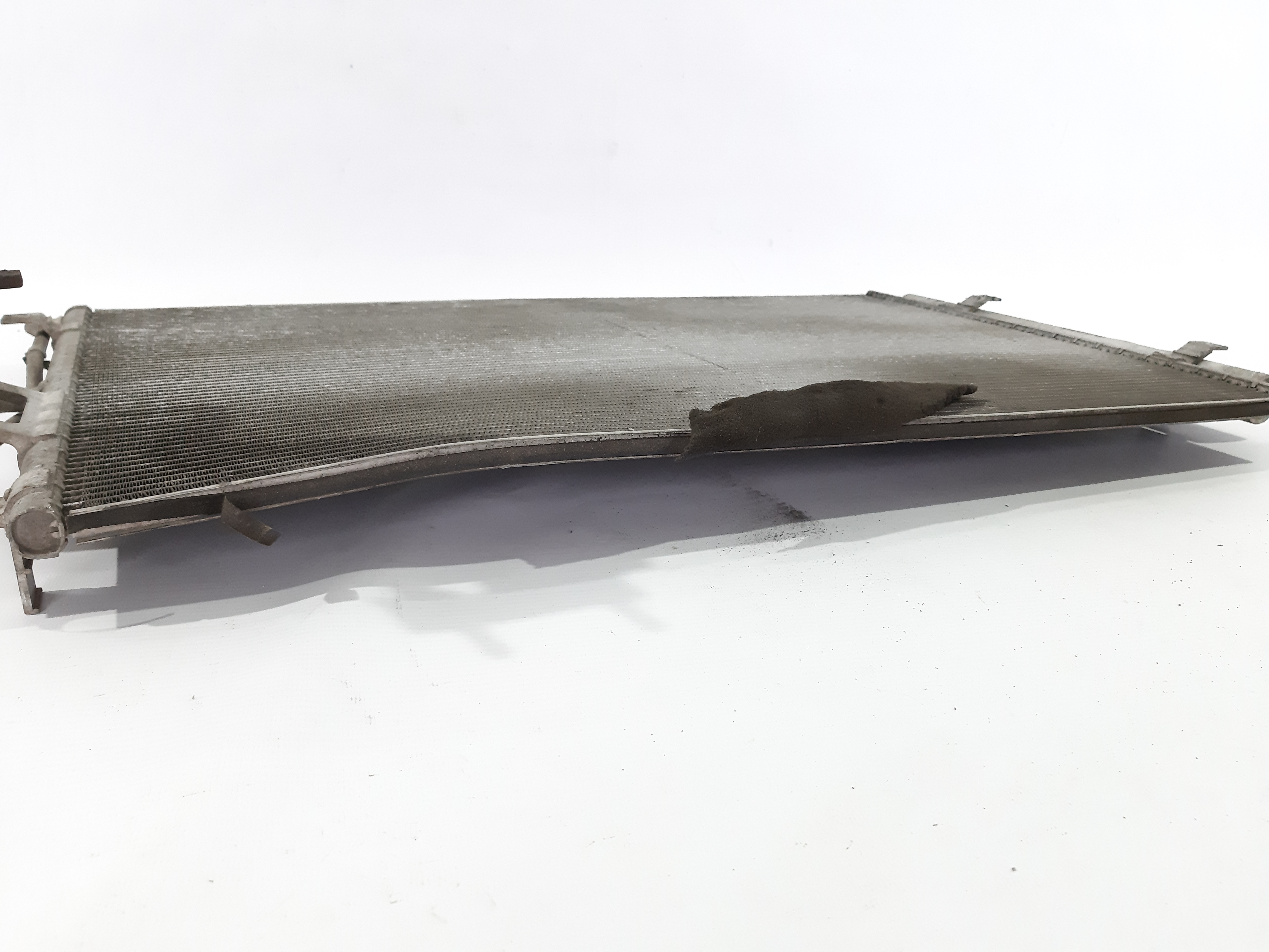 Sorento Радіатор кондиціонера Kia Sorento 2011-2015 976061U100 Kia Sorento 3