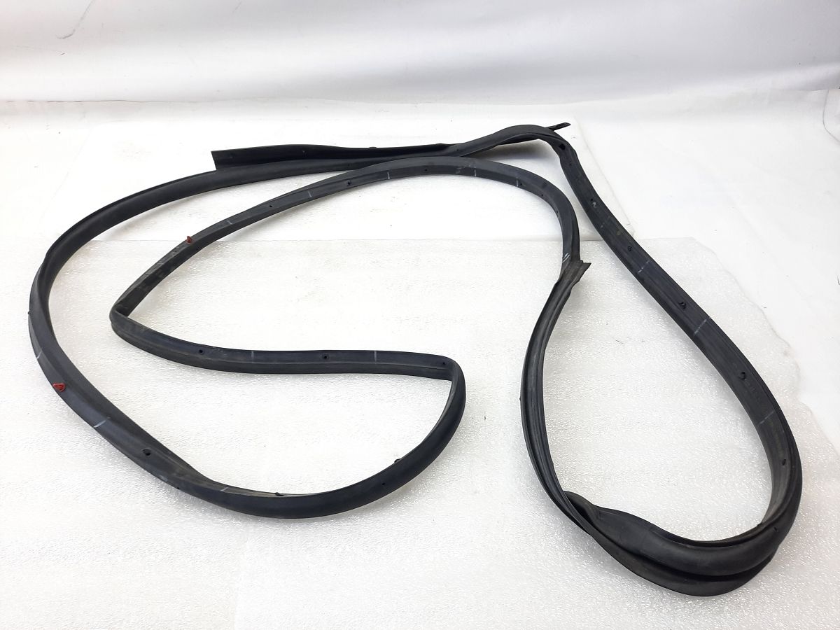 Journey. Уплотнительная резинка двери задней правой Dodge Journey 2009-2020 5076868AC Dodge Journey